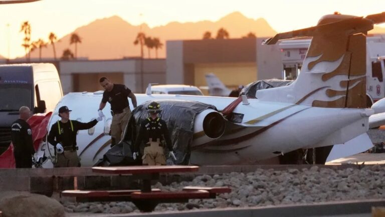 vince neil plane crash arizona